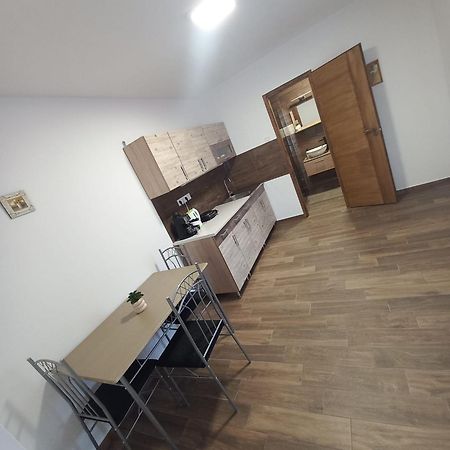 Oazis Apartman Sárospatak Buitenkant foto