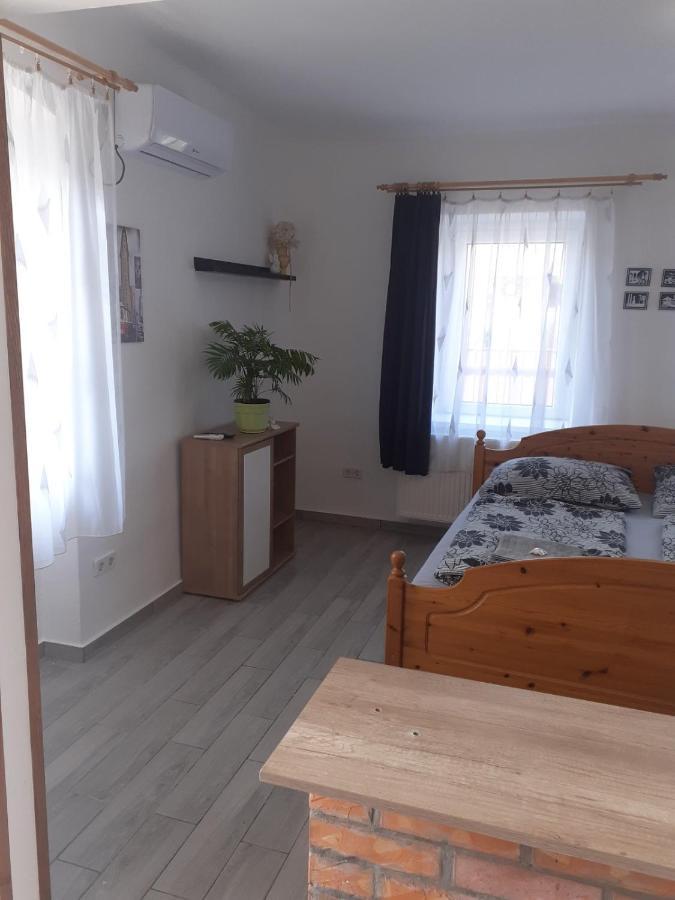 Oazis Apartman Sárospatak Buitenkant foto