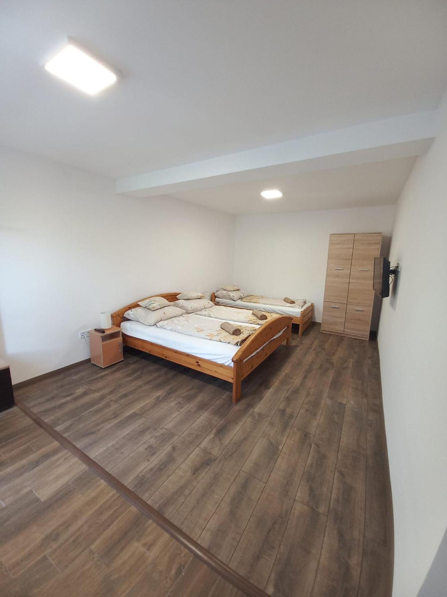 Oazis Apartman Sárospatak Buitenkant foto