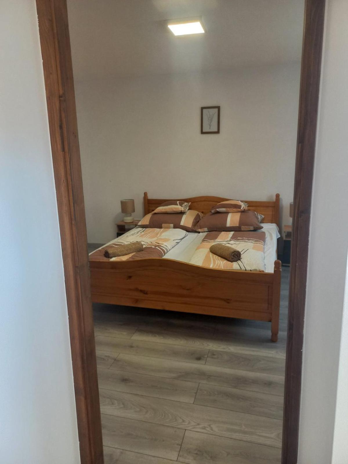 Oazis Apartman Sárospatak Buitenkant foto